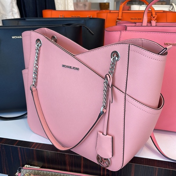 MICHAEL KORS
Jet Set Large X Chain Saffiano Leather Shoulder Tote HandBag
NWT - Picture 16 of 16